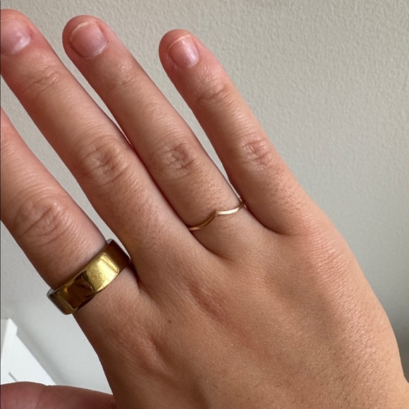 Mejuri Solo Diamond Ring (14k Yellow Gold) - Picture 7 of 8